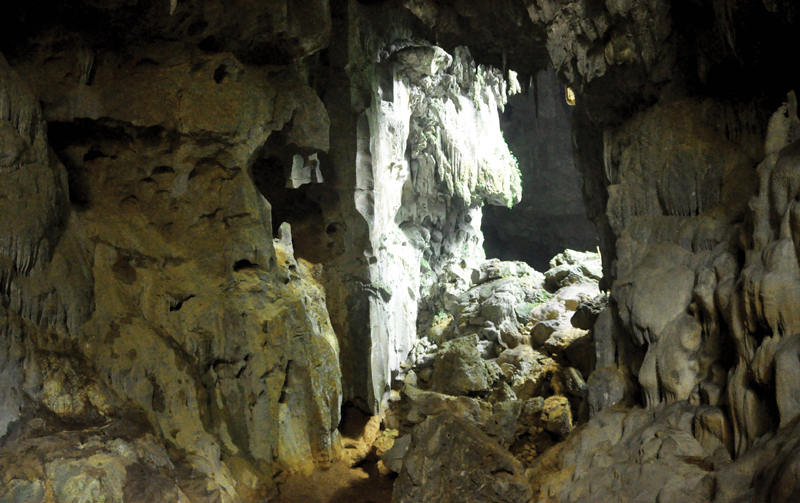 Động có nhiều ngăn. Ảnh: Báo Quảng Ninh. 