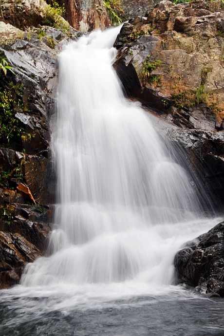 Khám phá danh thắng thác Pạc Sủi 16 tầng ở Tiên Yên