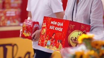 Tân Hiệp Phát mang Xuân yêu thương đến trẻ em Bình Dương