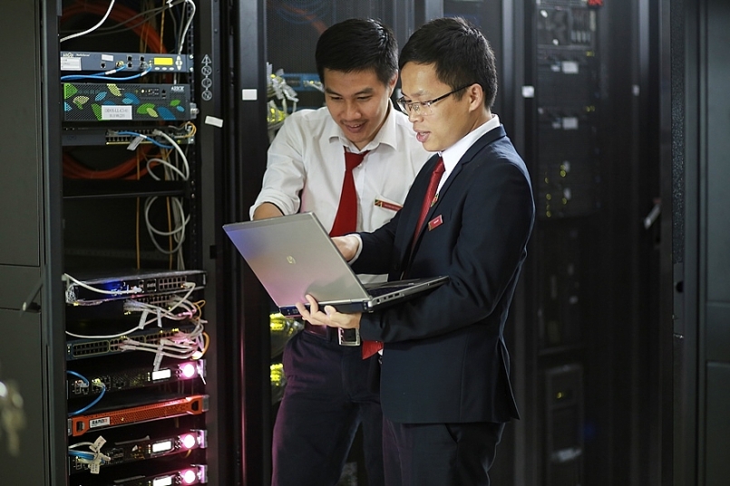 Cán bộ Agribank thi đua nghiên cứu khoa học, áp dụng sáng kiến cải tiến nghiệp vụ, ứng dụng công nghệ vào dịch vụ ngân hàng hiện đại 