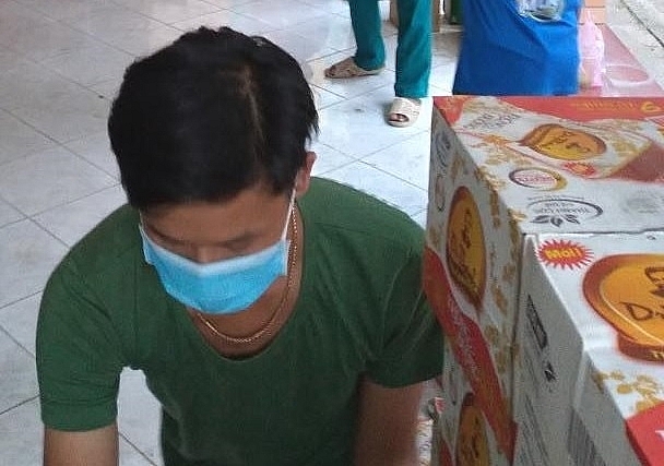 Tân Hiệp Phát trao quà đến các khu vực cách ly Bình Dương