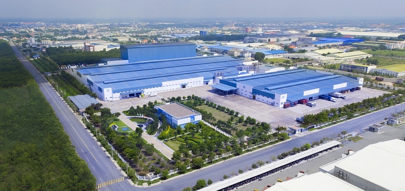 Vinamilk có thể sản xuất hơn 28 triệu hộp sữa nước mỗi ngày với 13 nhà máy hiện đại Vinamilk có thể sản xuất hơn 28 triệu hộp sữa nước mỗi ngày với 13 nhà máy hiện đại