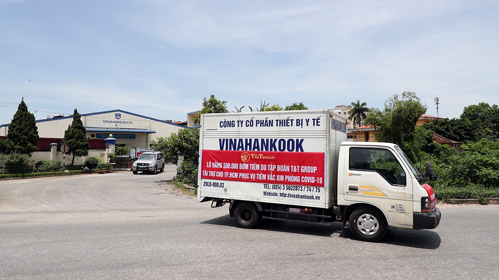 T&amp;amp;T Group t&agrave;i trợ bơm kim ti&ecirc;m cho chiến dịch \'150 triệu liều vắc xin Covid-19\' - ảnh 3
