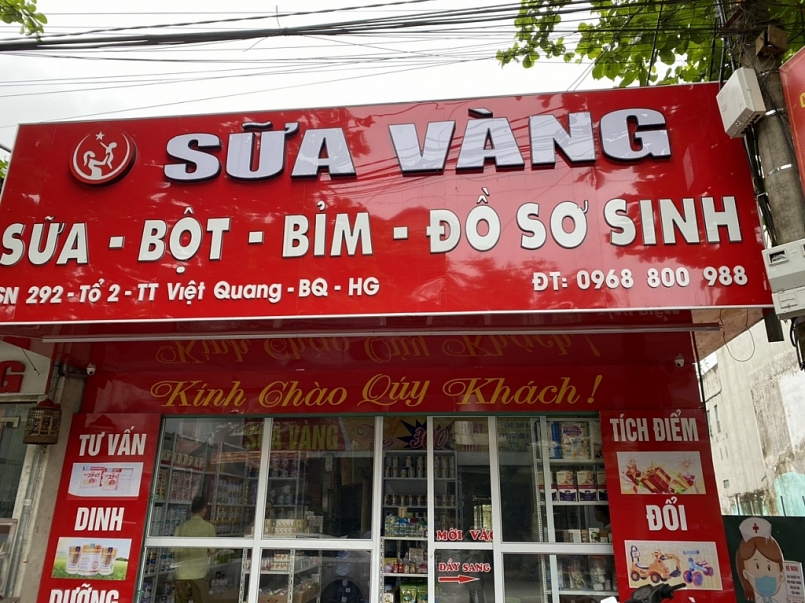 Địa điểm kinh doanh rất bắt mắt nhưng lại bán lượng lớn hàng hóa là Sữa trẻ em và đò dùng trẻ em không có hóa đơn chứng từ