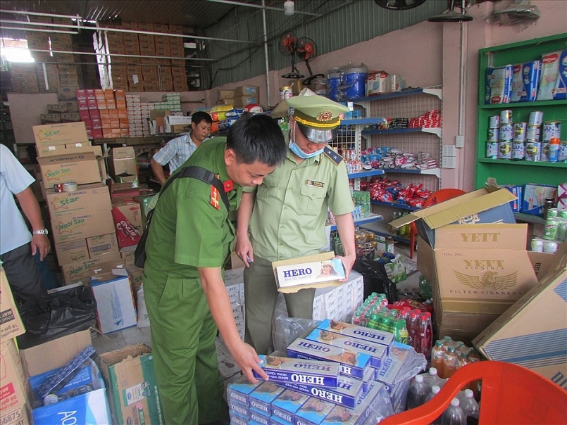 Lực lượng QLTT TP.HCM vừa kiểm soát dịch Covid-19 vừa chống đầu cơ, găm hàng và vi phạm trong sản xuất, kihh doanh.