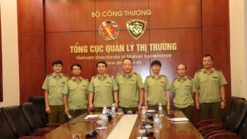 Tổng Cục trưởng Trần Hữu Linh làm việc với Tổ công tác về Quản lý thị trường