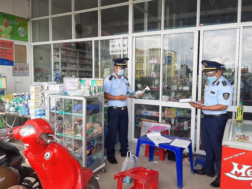 Đội QLTT số 3 xác lập hồ sơ vụ việc ở Quầy thuốc tây tại huyện Tân Phước Đội QLTT số 3 xác lập hồ sơ vụ việc ở Quầy thuốc tây tại huyện Tân Phước