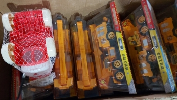 Kho chứa đồ chơi trung thu rộng trên 300m2 bị triệt phá tại Nam Định