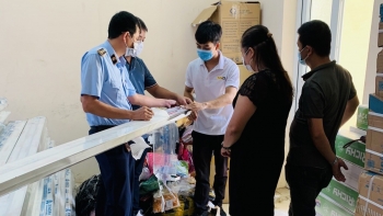 Phát hiện trên 2 tấn nhôm có dấu hiệu giả mạo nhãn hiệu XINGFA