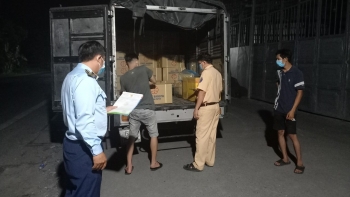 Bản tin hàng giả, hàng nhái: Phát hiện 108.000 túi bọc xoài do Đài Loan sản xuất vi phạm nhãn