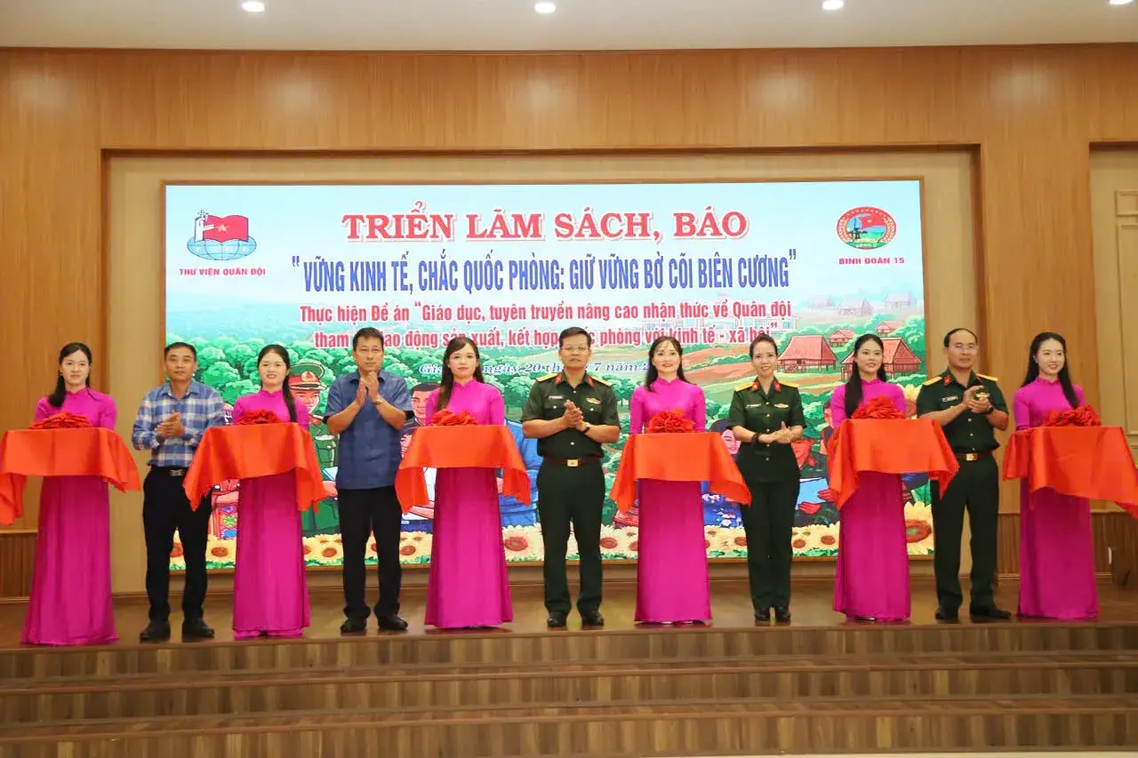 Nhà xuất bản Giáo dục Việt Nam lan tỏa văn hóa đọc tới vùng biên giới