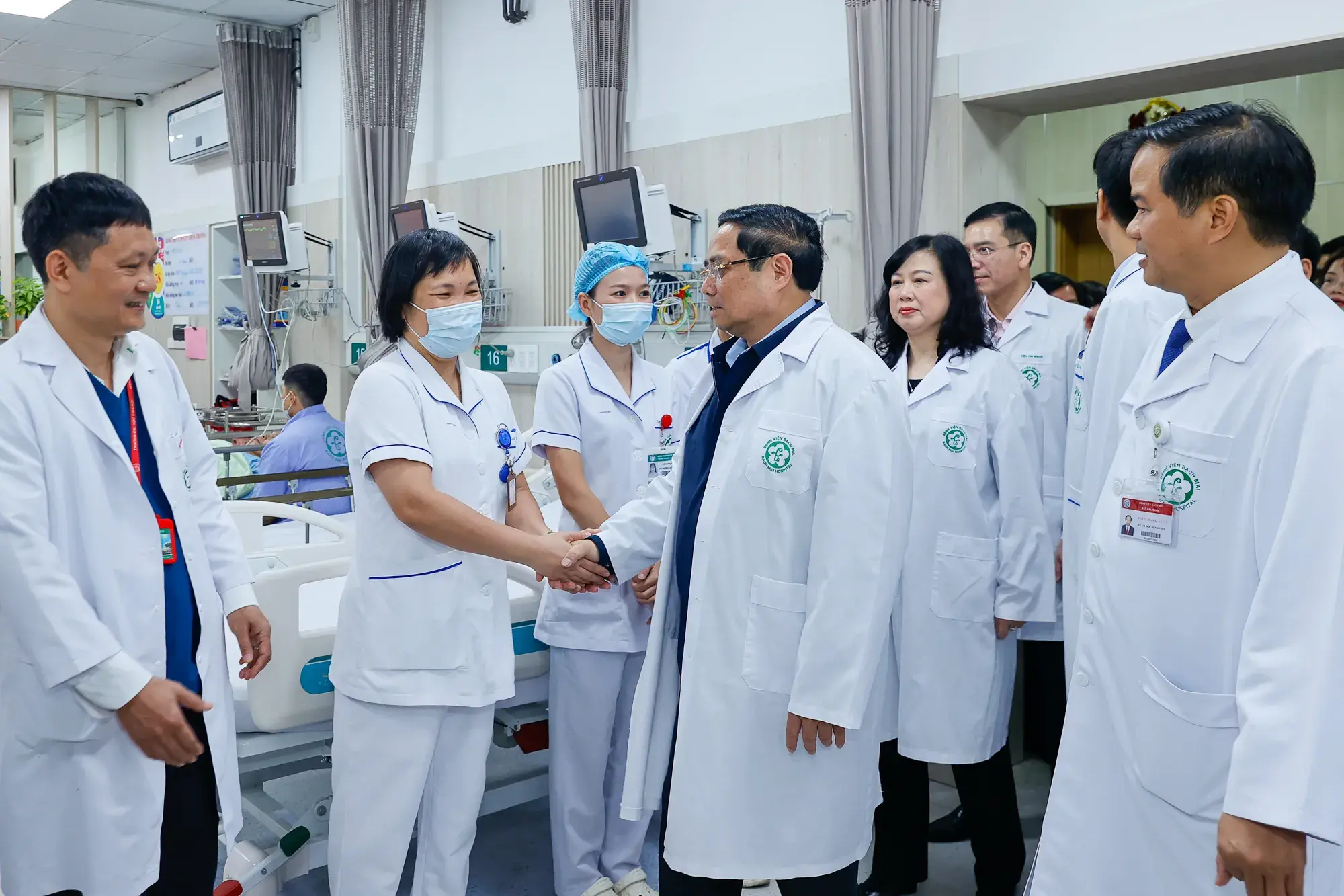 Thủ tướng: Phát huy vai trò các bệnh viện tuyến cuối 'giành giật sự sống, là hy vọng lớn nhất của người bệnh'