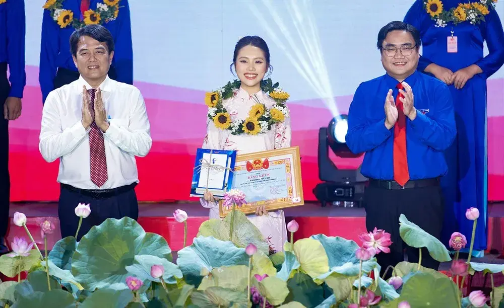 Phương Mỹ Chi được tuyên dương