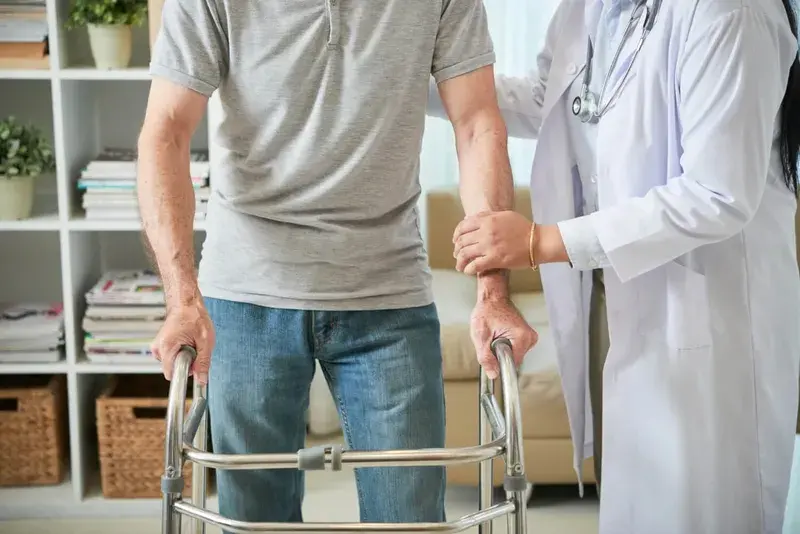 Tổng hợp bài tập phục hồi chức năng sau tai biến tại nhà - Nhà thuốc FPT  Long Châu