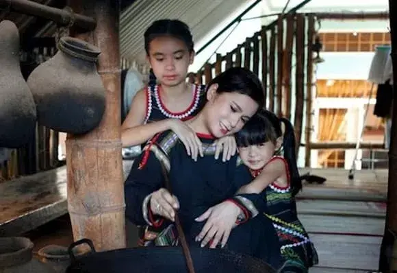4-nguoi-con-cua-vua-ca-phe-dang-le-nguyen-vu-deu-ten-nguyen (1).jpg 0 4-nguoi-con-cua-vua-ca-phe-dang-le-nguyen-vu-deu-ten-nguyen (1).jpg 0