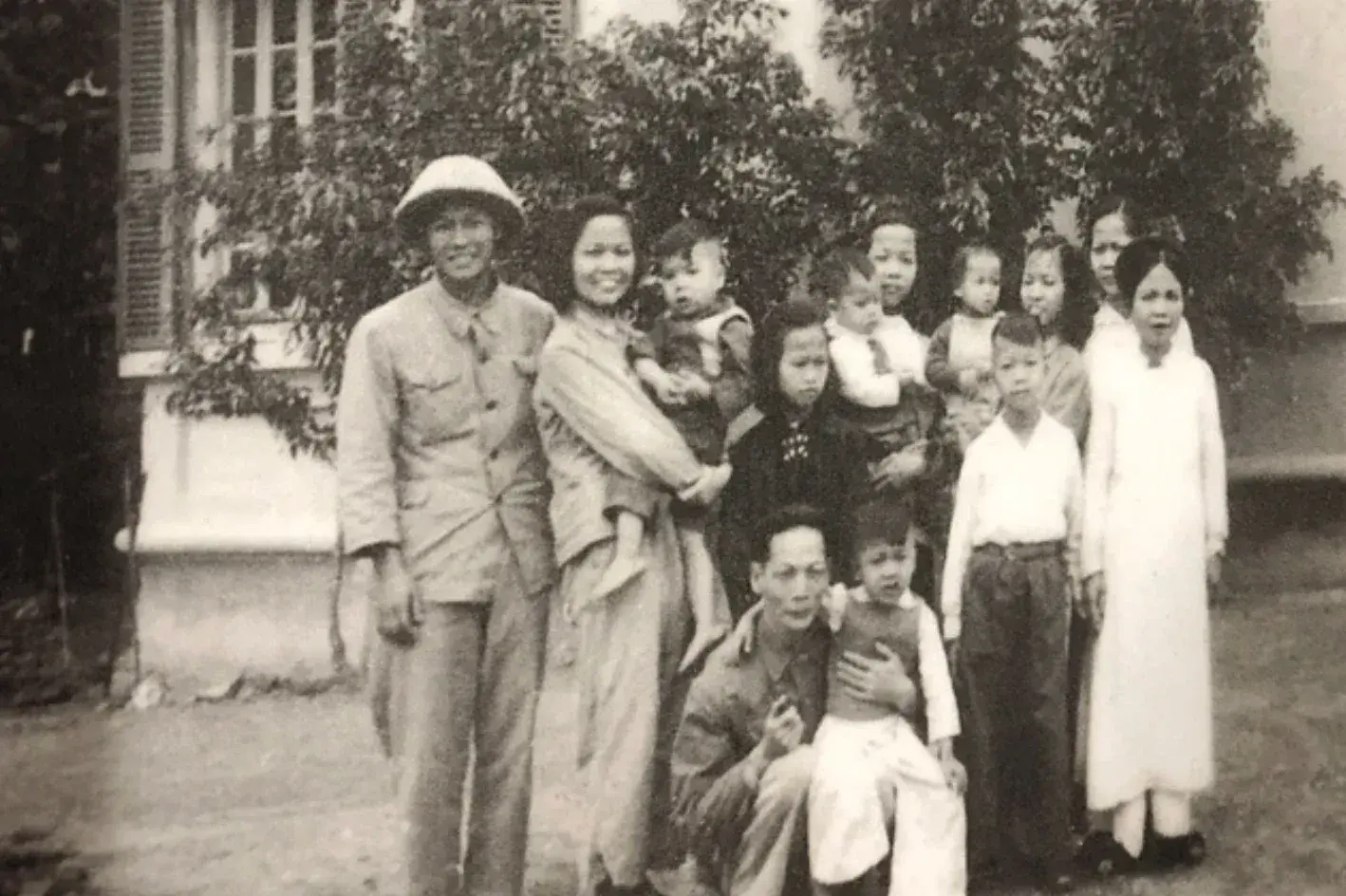 Gia đình tại Việt Nam có 3 thành viên được đặt tên đường ở Thủ đô, hậu duệ đều thành đạt, có người là Thứ trưởng, Thiếu tướng, Giáo sư nổi tiếng Gia đình tại Việt Nam có 3 thành viên được đặt tên đường ở Thủ đô, hậu duệ đều thành đạt, có người là Thứ trưởng, Thiếu tướng, Giáo sư nổi tiếng