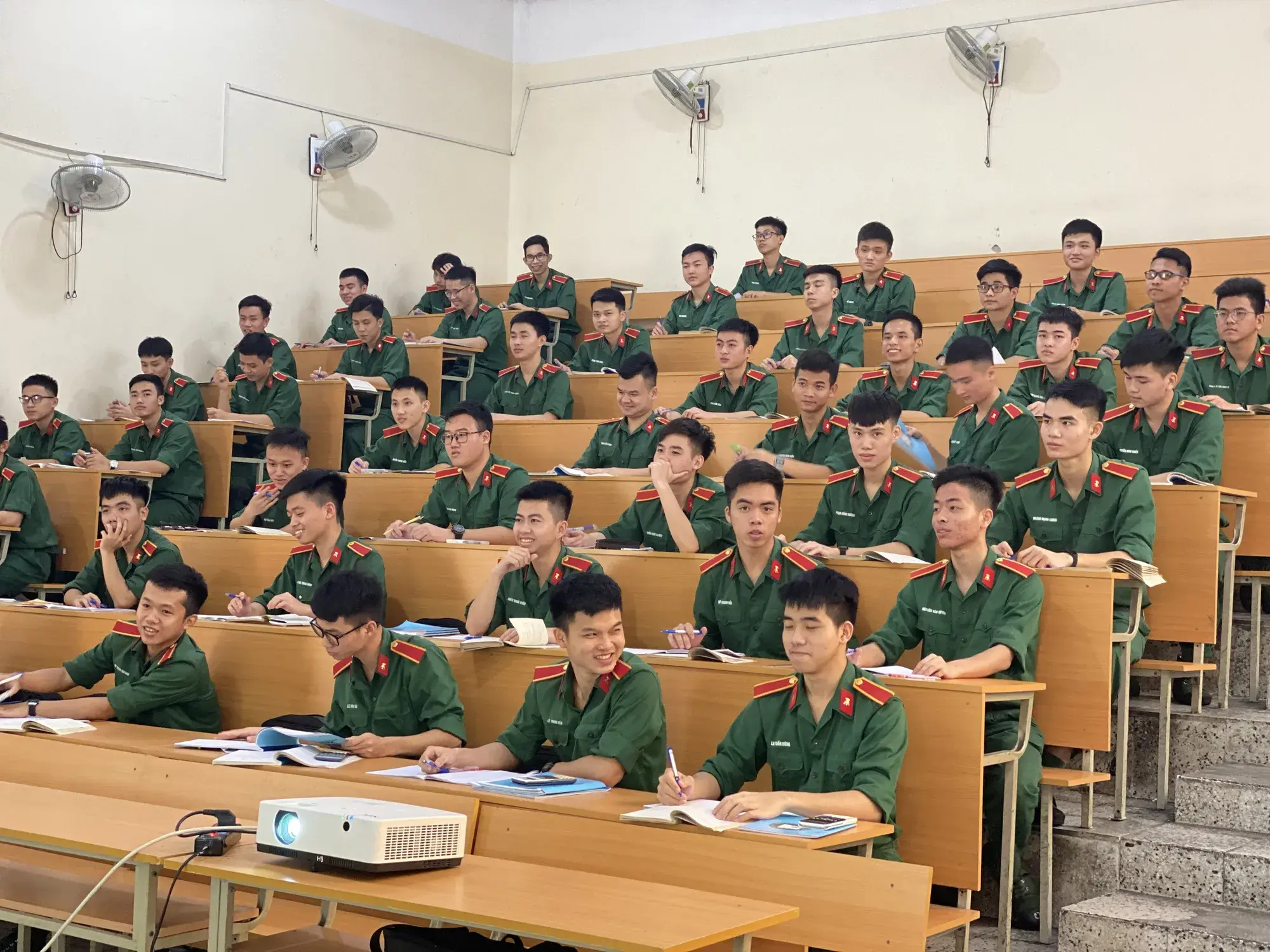 Thay đổi trong xét tuyển vào các ngành khối công an, quân đội