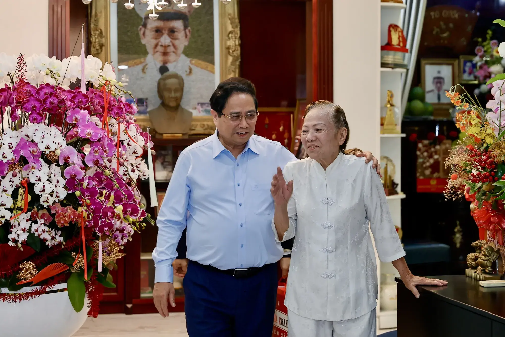 Thủ tướng Phạm Minh Chính dâng hương các cố lãnh đạo Đảng, Nhà nước và thăm, chúc Tết nguyên lãnh đạo Đảng, Nhà nước- Ảnh 12.