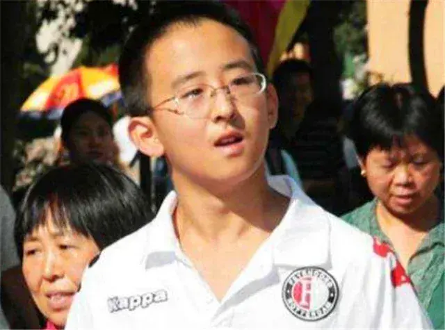 Thần đồng đỗ đại học năm 10 tuổi, "ép" bố mẹ mua nhà ở thủ đô bây giờ ra sao? - Ảnh 4.