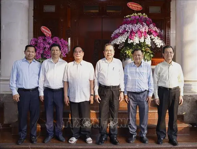 Chủ tịch Quốc hội Trần Thanh Mẫn thăm, chúc Tết nguyên lãnh đạo Đảng, Nhà nước- Ảnh 4.