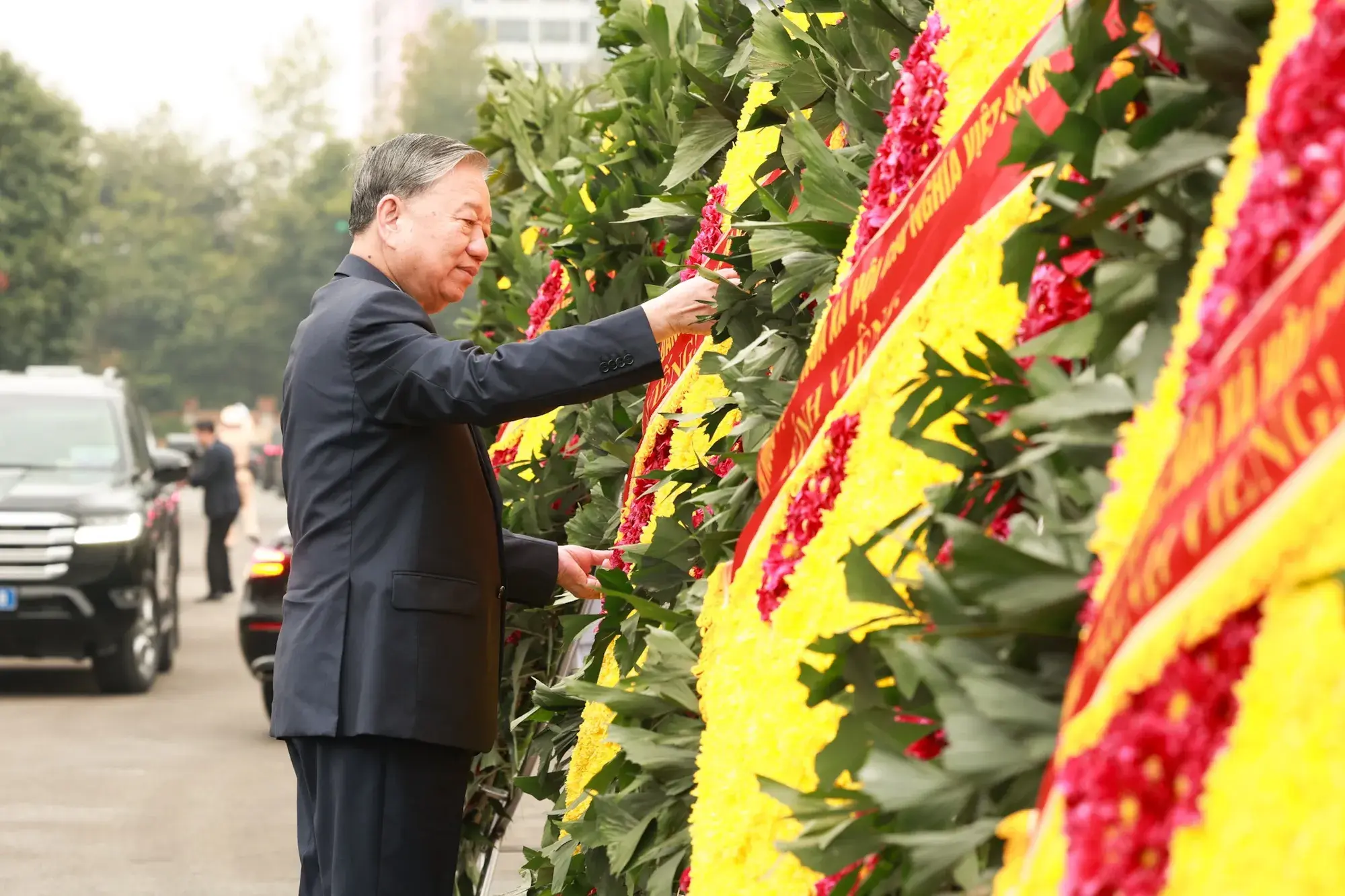 Lãnh đạo Đảng, Nhà nước vào Lăng viếng Chủ tịch Hồ Chí Minh nhân dịp Tết Nguyên đán Bính Ngọ- Ảnh 6.