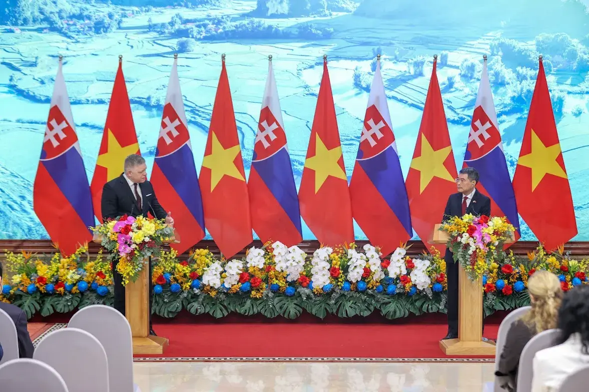 Tuyên bố chung về thiết lập quan hệ đối tác chiến lược giữa Việt Nam và Slovakia- Ảnh 1. Tuyên bố chung về thiết lập quan hệ đối tác chiến lược giữa Việt Nam và Slovakia- Ảnh 1.
