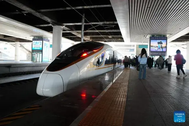 Chuyến tàu cao tốc nối thủ đô với đô thị biển: Có từ 2008, đi chưa tới 30 phút, giờ vẫn chạy tốt - Ảnh 2.