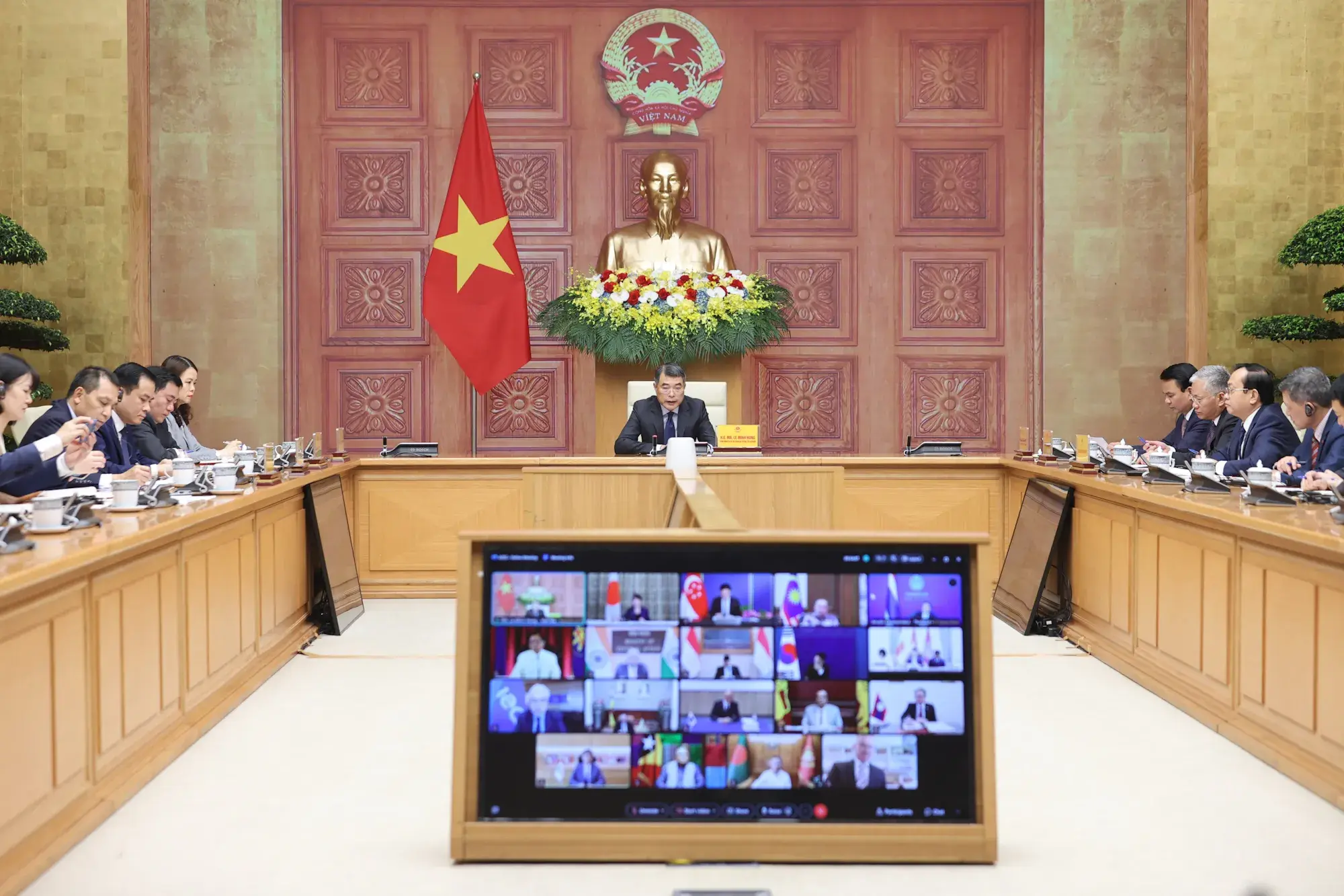 Thủ tướng Lê Minh Hưng tham dự Hội nghị Thượng đỉnh AZEC mở rộng về tự chủ năng lượng- Ảnh 2. Thủ tướng Lê Minh Hưng tham dự Hội nghị Thượng đỉnh AZEC mở rộng về tự chủ năng lượng- Ảnh 2.