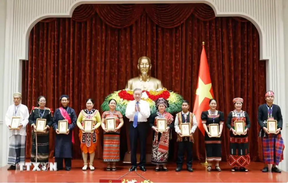 Tổng Bí thư, Chủ tịch nước: Già làng, trưởng bản góp phần củng cố khối đại đoàn kết toàn dân tộc- Ảnh 1.