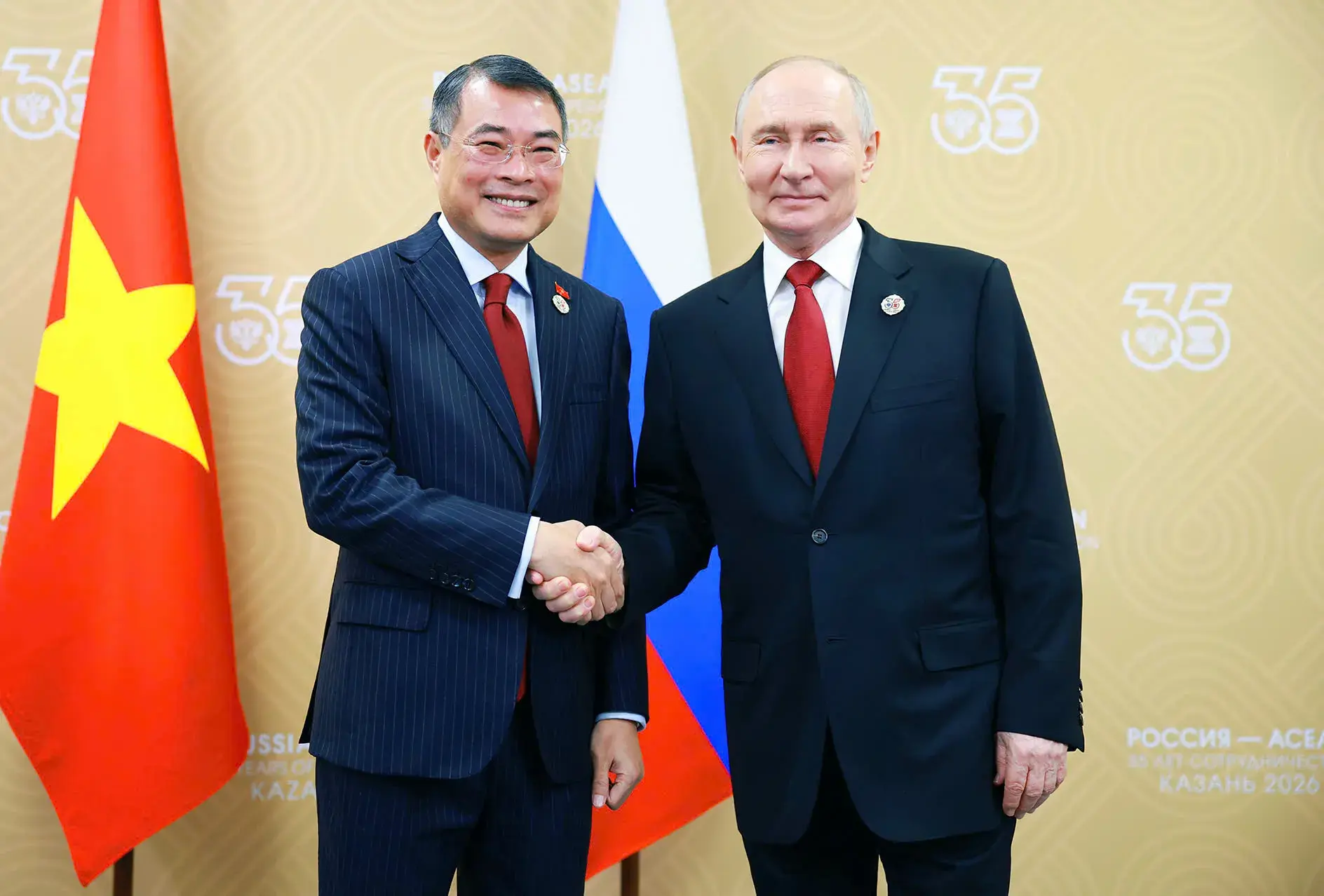 Thủ tướng Chính phủ Lê Minh Hưng hội kiến Tổng thống Nga Vladimir Putin- Ảnh 2.