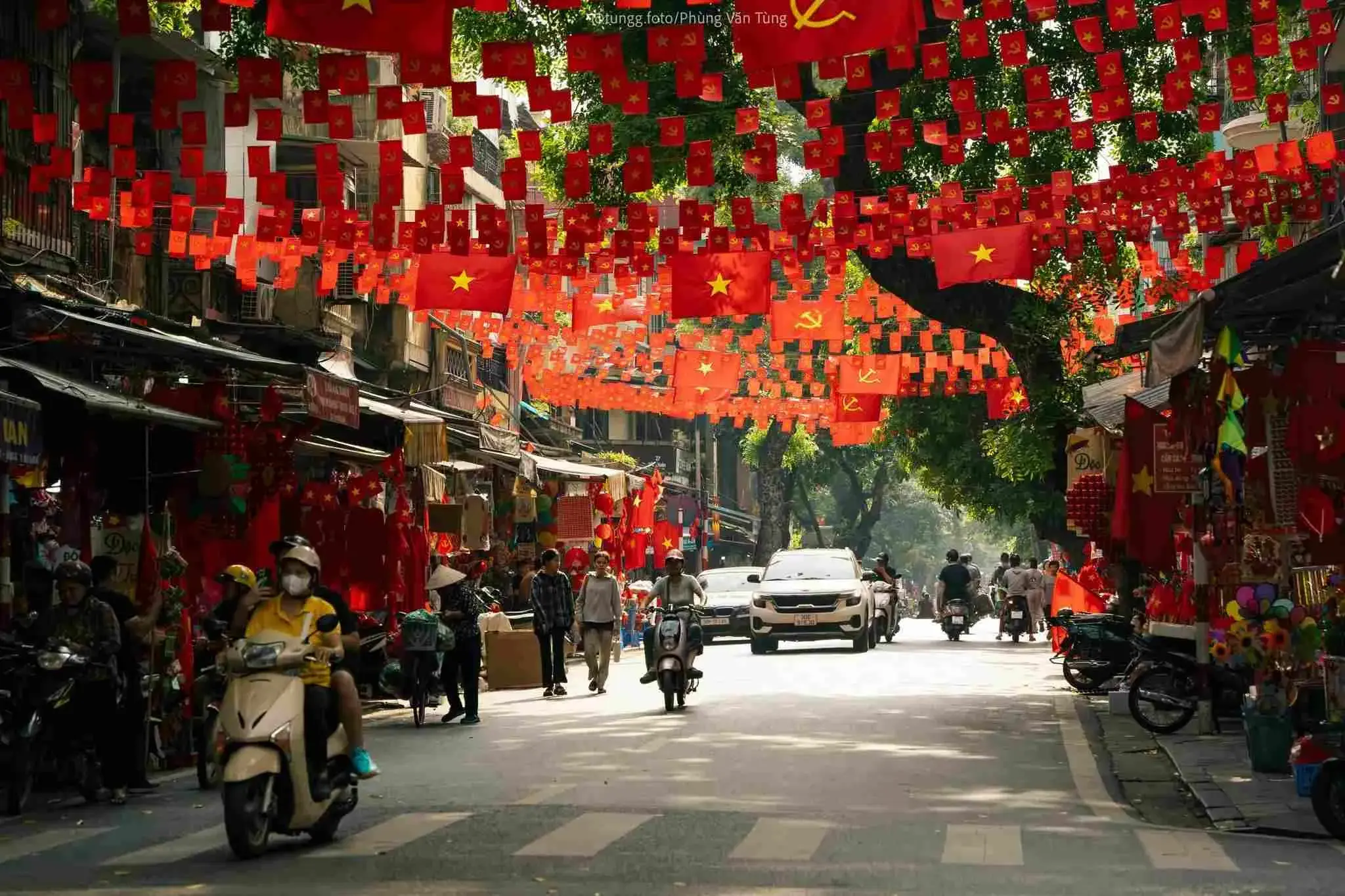 Hơn 2.100 tổ chức, cá nhân sẽ được nhận quà trị giá tối đa 27 triệu đồng/suất: Điều kiện là gì, áp dụng khi nào? Hơn 2.100 tổ chức, cá nhân sẽ được nhận quà trị giá tối đa 27 triệu đồng/suất: Điều kiện là gì, áp dụng khi nào?