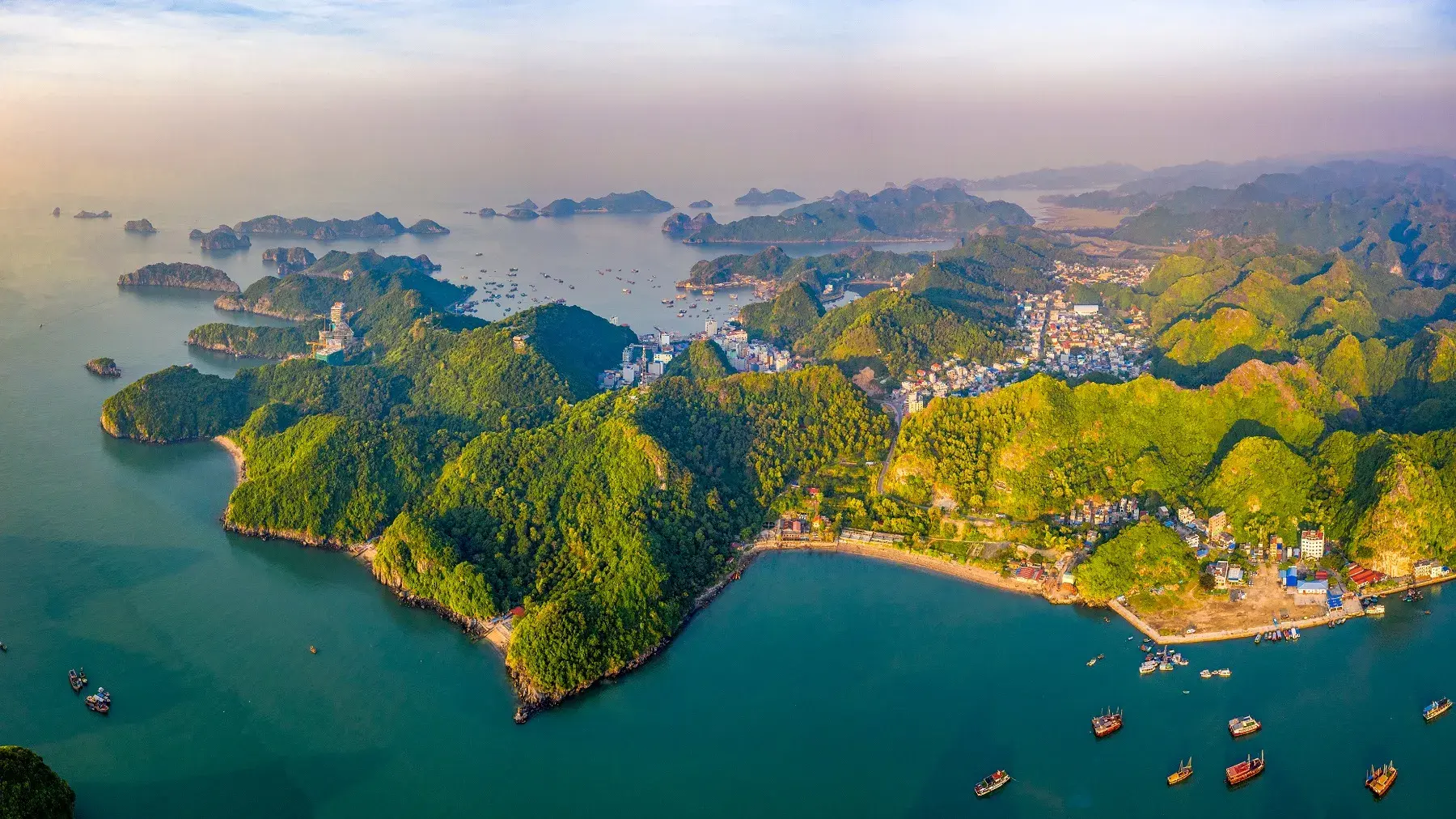 'Đảo ngọc' duy nhất Việt Nam 2 lần được UNESCO vinh danh đang vào mùa đẹp nhất, cách Hà Nội chỉ hơn 3 tiếng di chuyển