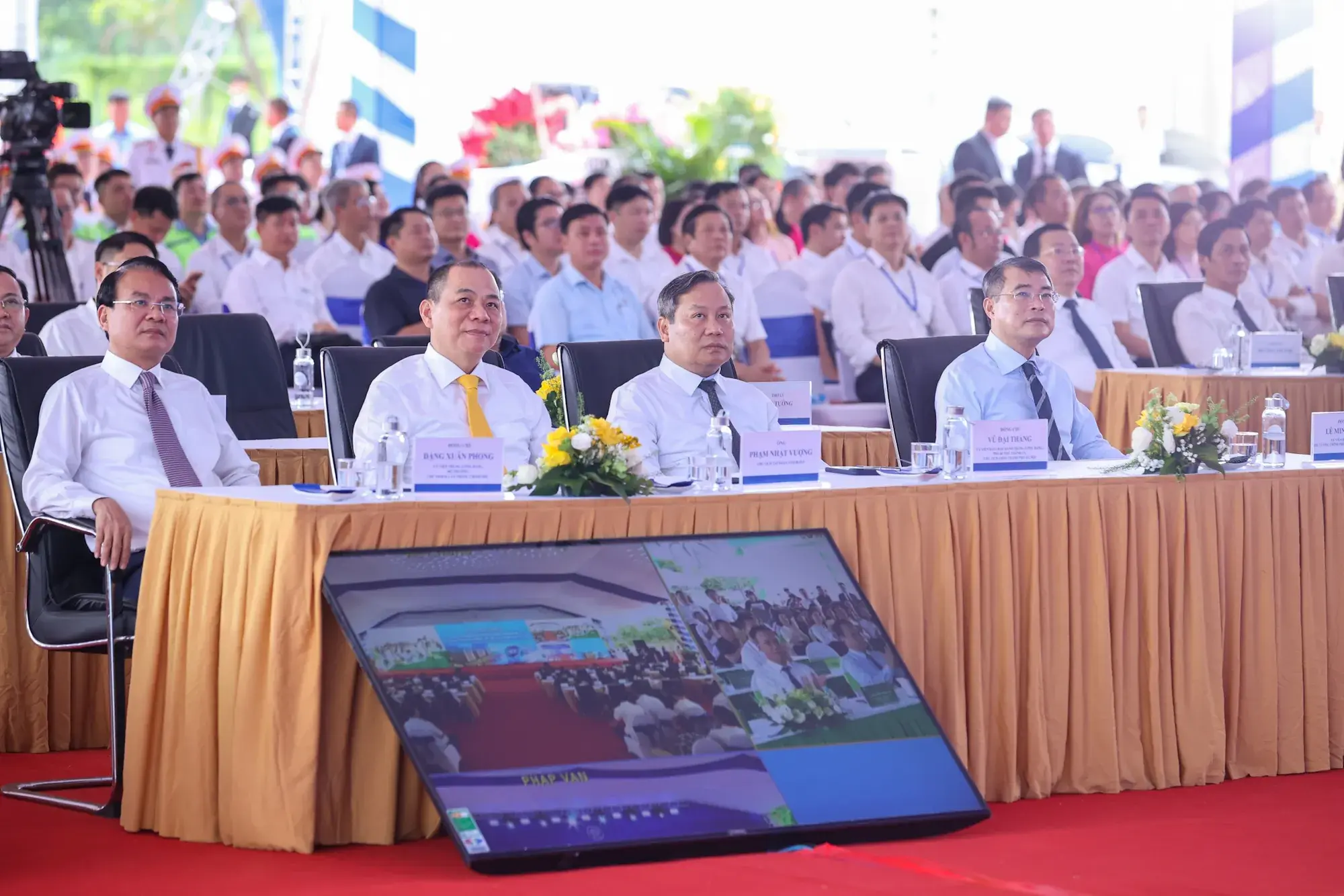 Thủ tướng dự lễ khởi công 5 tuyến đường sắt, 3 dự án nhà ở cho thuê tại Hà Nội- Ảnh 3.