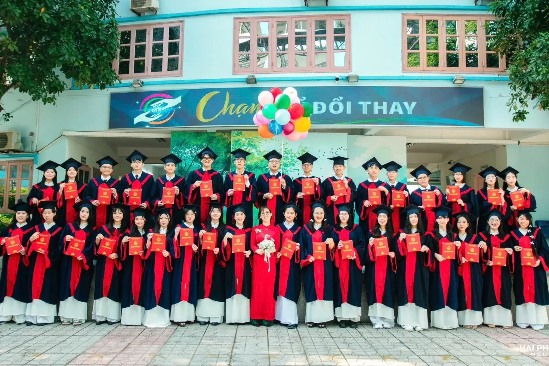 2 lớp 9C1 ở Hà Nội đều đỗ chuyên 100%: Sự trùng hợp đỉnh nhất mùa thi vào lớp 10 2026 - áº¢nh 1.