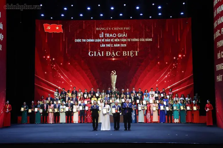Nghị quyết của Bộ Chính trị về Chiến lược công tác tư tưởng trong bối cảnh mới- Ảnh 1.